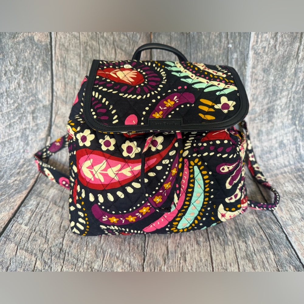 Vera Bradley small patterned backpack, excellent condition - Picture 2 of 10